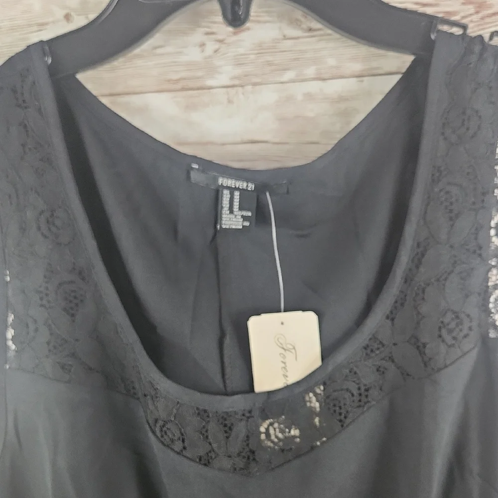 Forever 21, Women's Classic Black Top, Elastic Waist, Lace Upper, SZ M - Picture 5 of 5